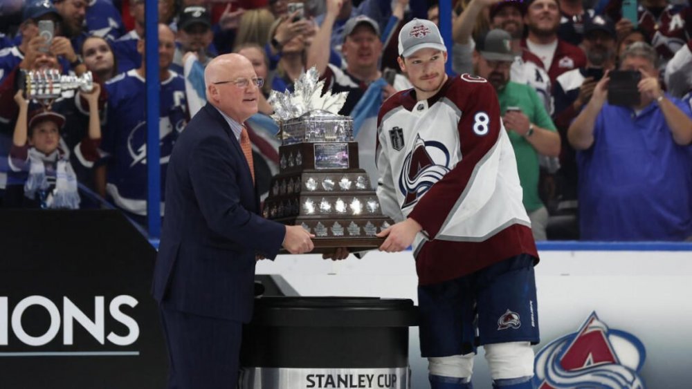 Stanley-Cup-Final-Avalanches-Cale-Makar-makes-history-with-Conn-1024x576.thumb.jpg.18b9679a55b815204f4e97b2482e51ed.jpg