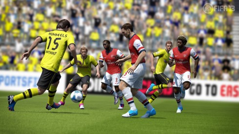 fifa13_ps3_hummels_pass_through_wm