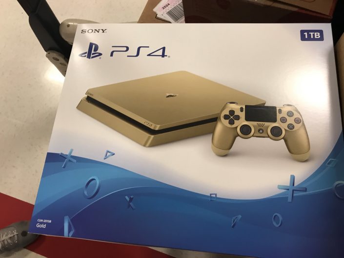 PS4 Slim: Scheinbar goldene Farbvariante im Anmarsch