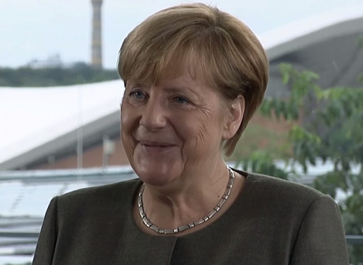 Gamescom 2017: Bundeskanzlerin Angela Merkel im Interview und Eröffnungs-Rundgang