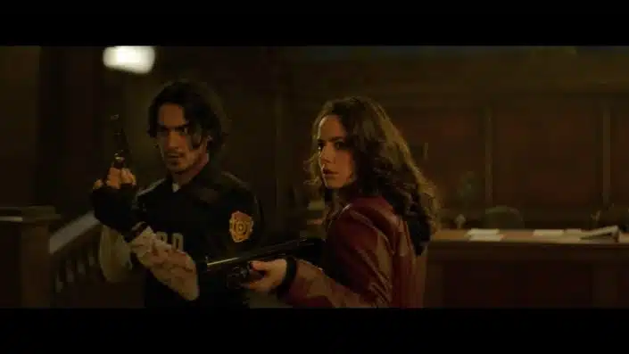 Resident Evil – Welcome to Raccoon City: Zwei Filmclips und Gameplay mit dem Chris-Darsteller